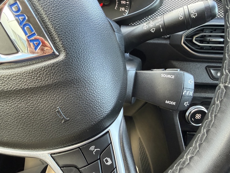 Dacia Jogger S.L Extreme TCe 7 plazas 110 cv. GASOLINA foto 24