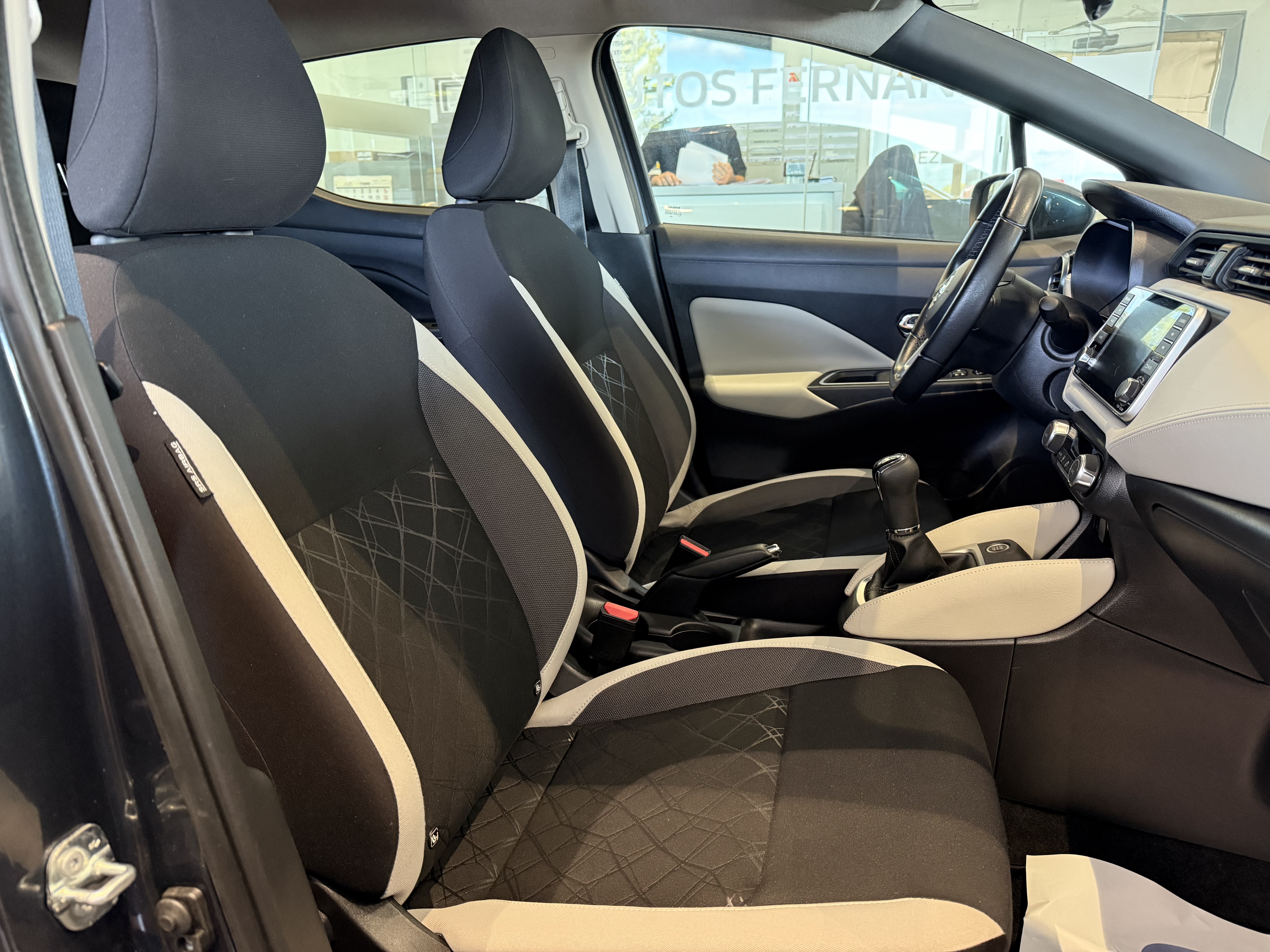 Nissan Micra IGT 92 CV E6DF Tekna miniatura 8