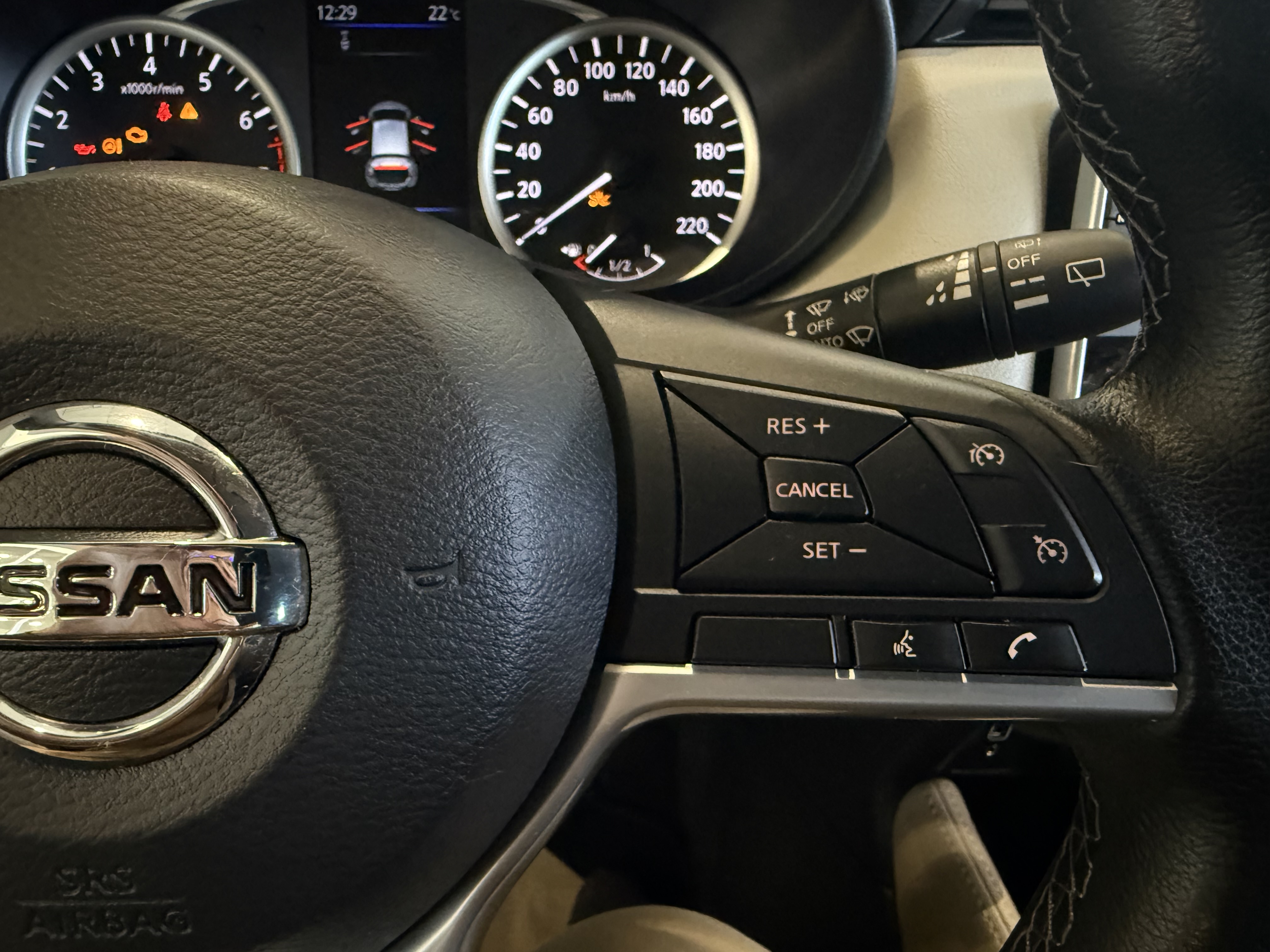 Nissan Micra IGT 92 CV E6DF Tekna miniatura 17