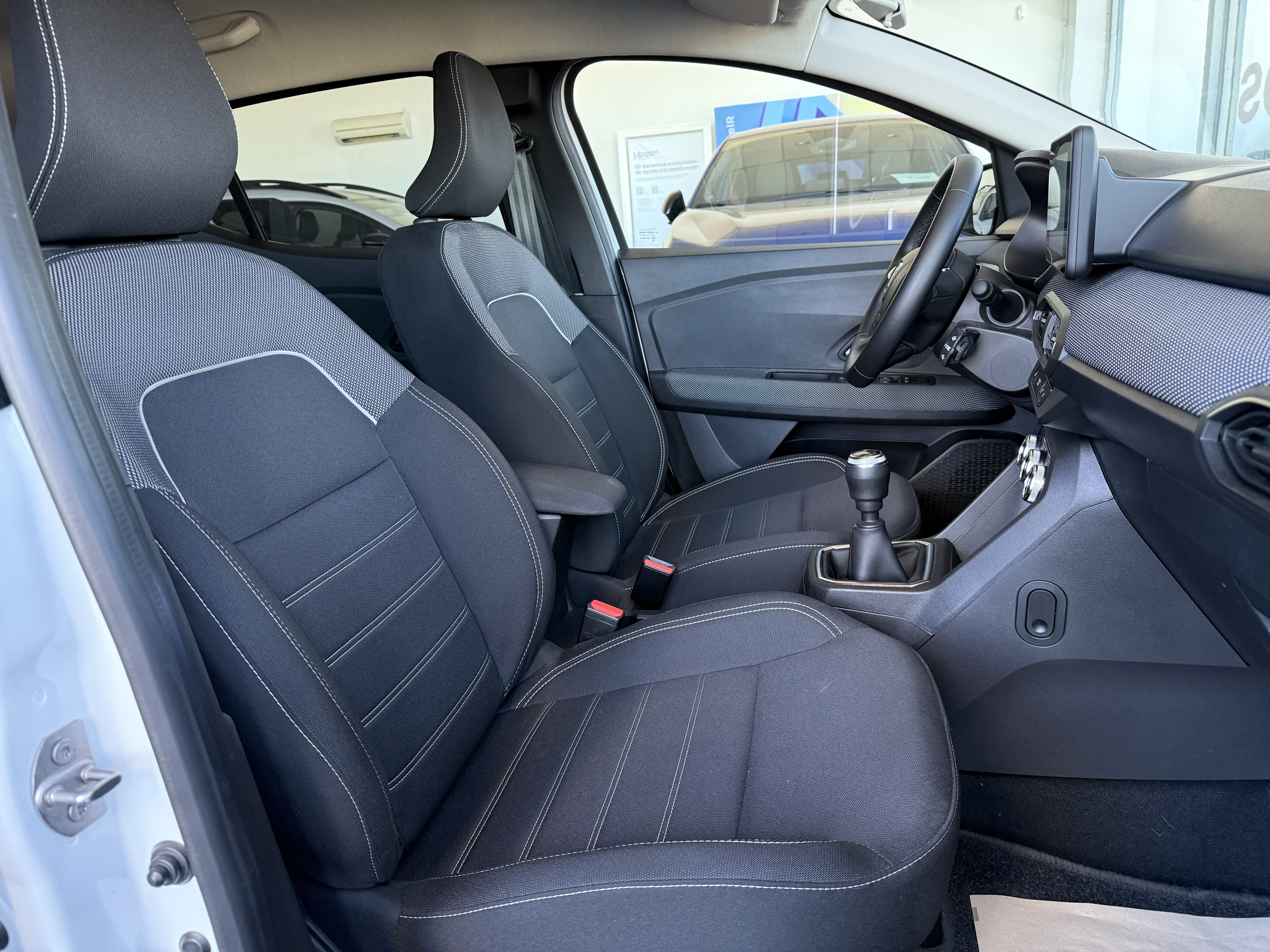 Dacia Sandero Comfort ECOG 100cv miniatura 9