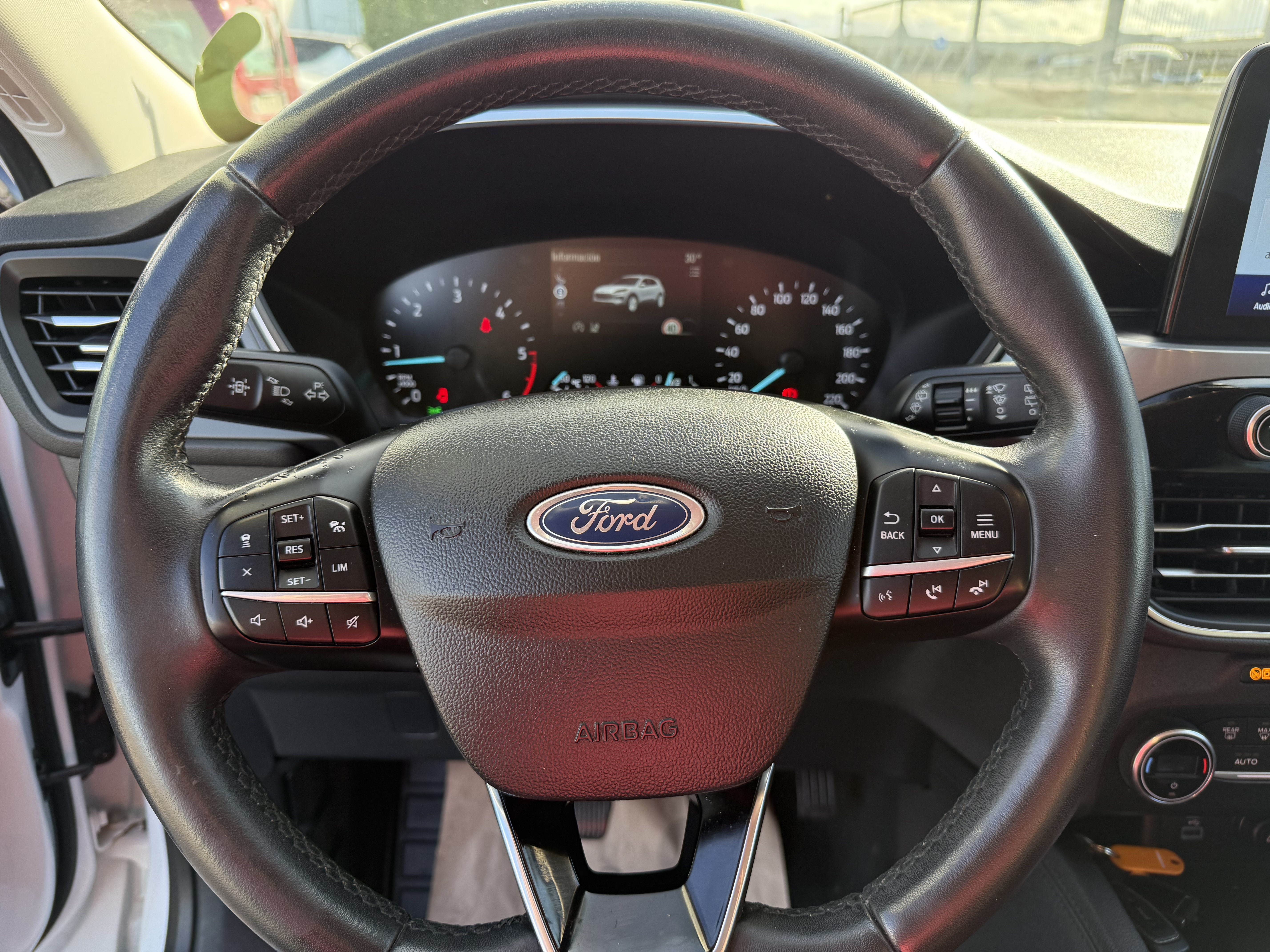 Ford Kuga Titanium 1.5 EcoBoost 150 cv. DIESEL miniatura 11