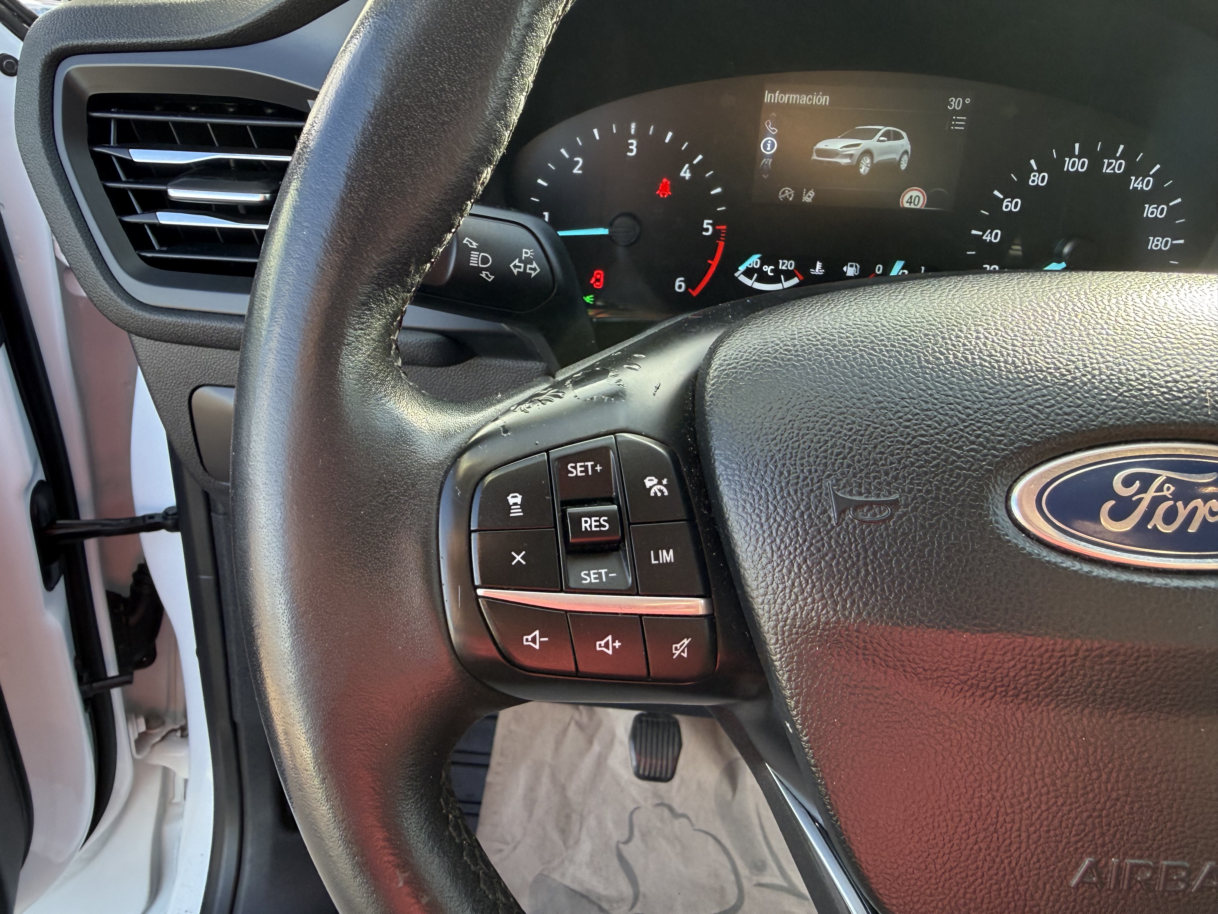 Ford Kuga Titanium 1.5 EcoBoost 150 cv. DIESEL miniatura 12