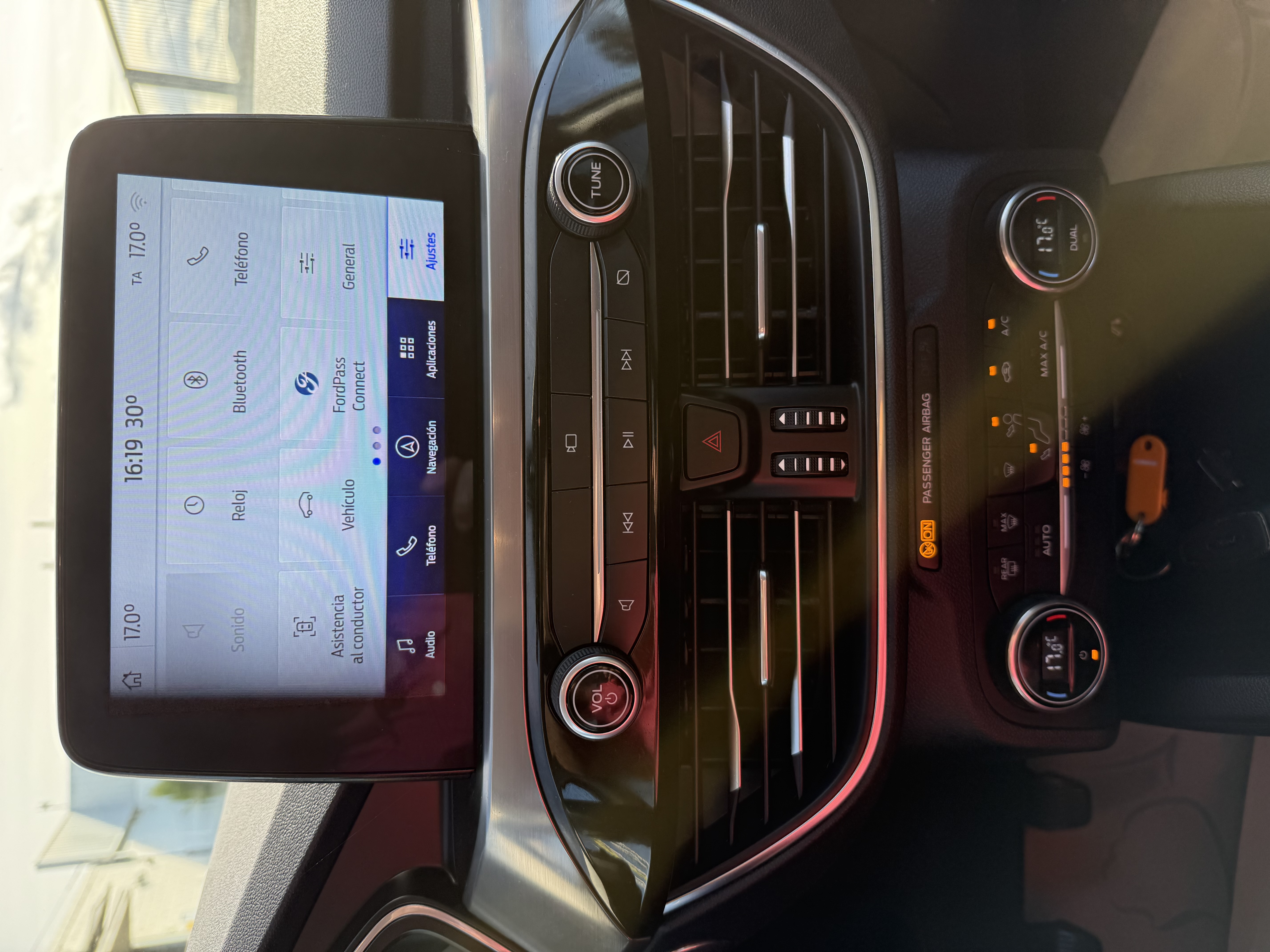 Ford Kuga Titanium 1.5 EcoBoost 150 cv. DIESEL miniatura 15