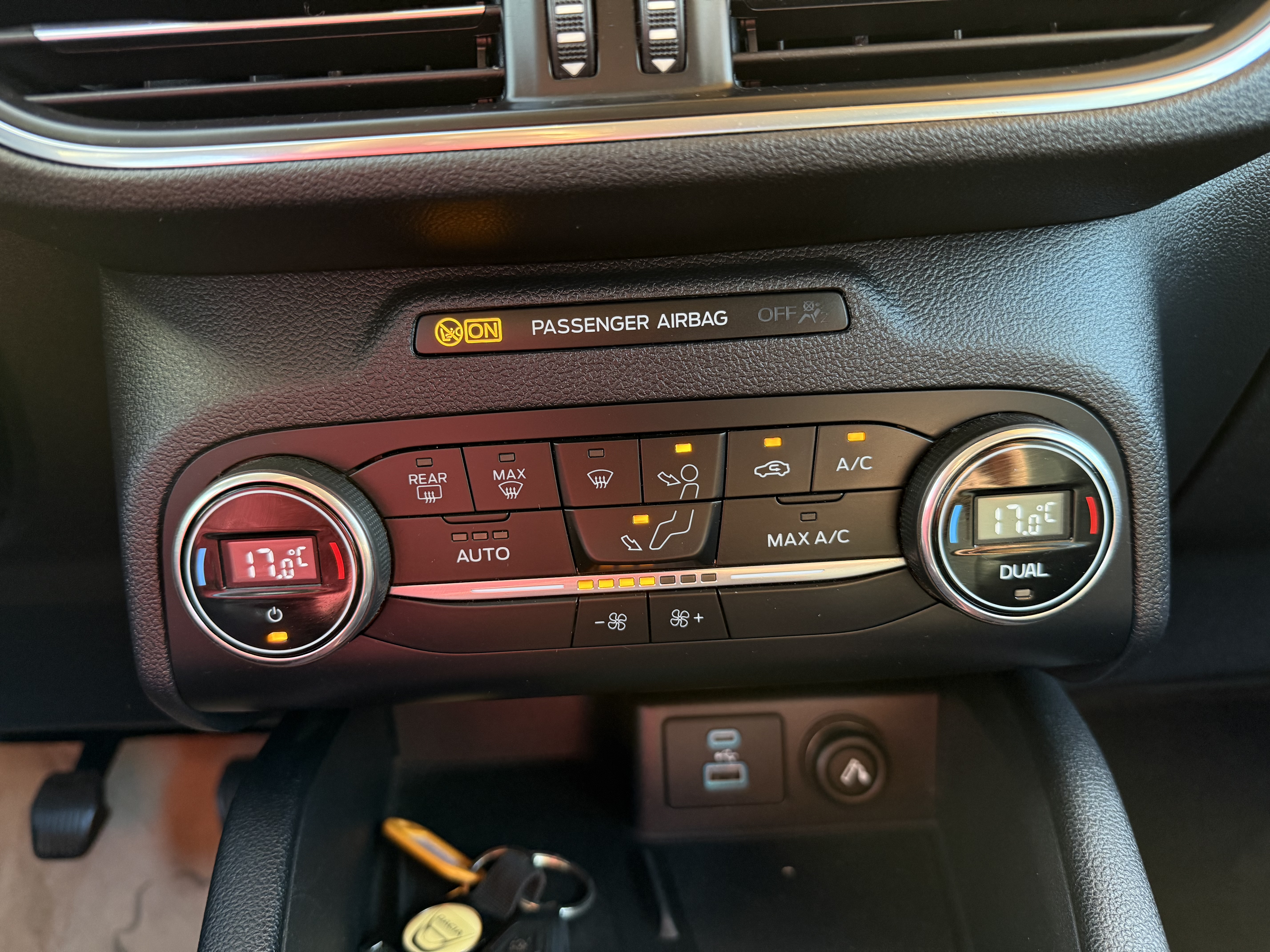 Ford Kuga Titanium 1.5 EcoBoost 150 cv. DIESEL miniatura 17