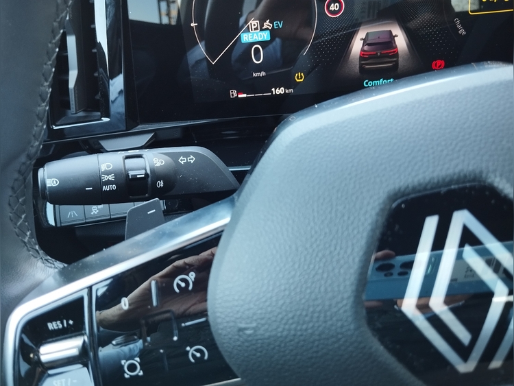 Renault Austral Techno ETech Full Hybrid 200cv. foto 22