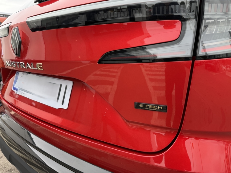 Renault Austral Techno ETech Full Hybrid 200cv. foto 8