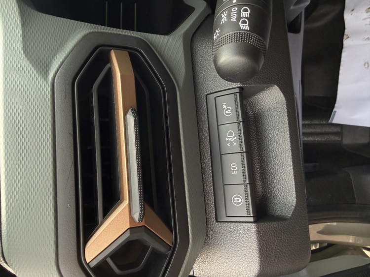 Dacia Duster Extreme TCE 48v 4X2 130cv. foto 17