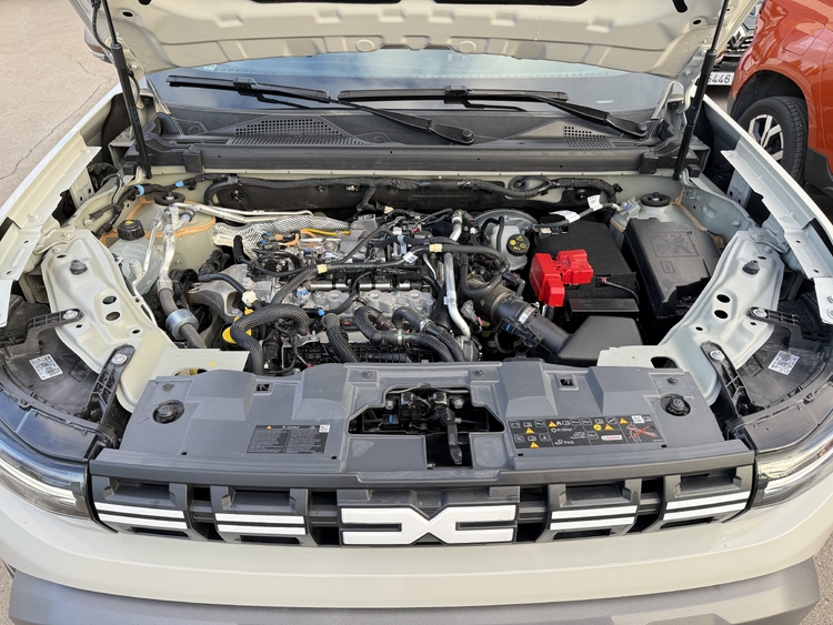 Dacia Duster Extreme TCE 48v 4X2 130cv. foto 35