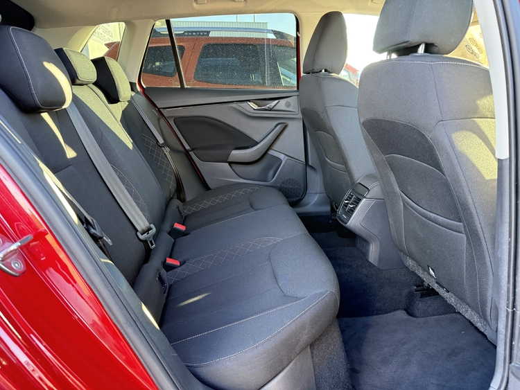 Skoda Kamiq 1.0 TSI Ambition 110cv. foto 36