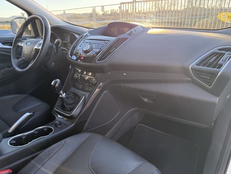 Ford Kuga 2.0 TDCi 140 4x2 Titanium foto 20