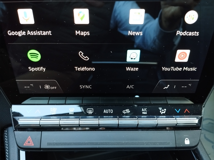 Renault Austral Techno ETech Full Hybrid 200cv foto 19