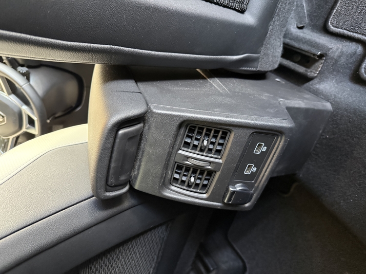 Renault Captur Zen ETECH Hibrido 145 cv. foto 19