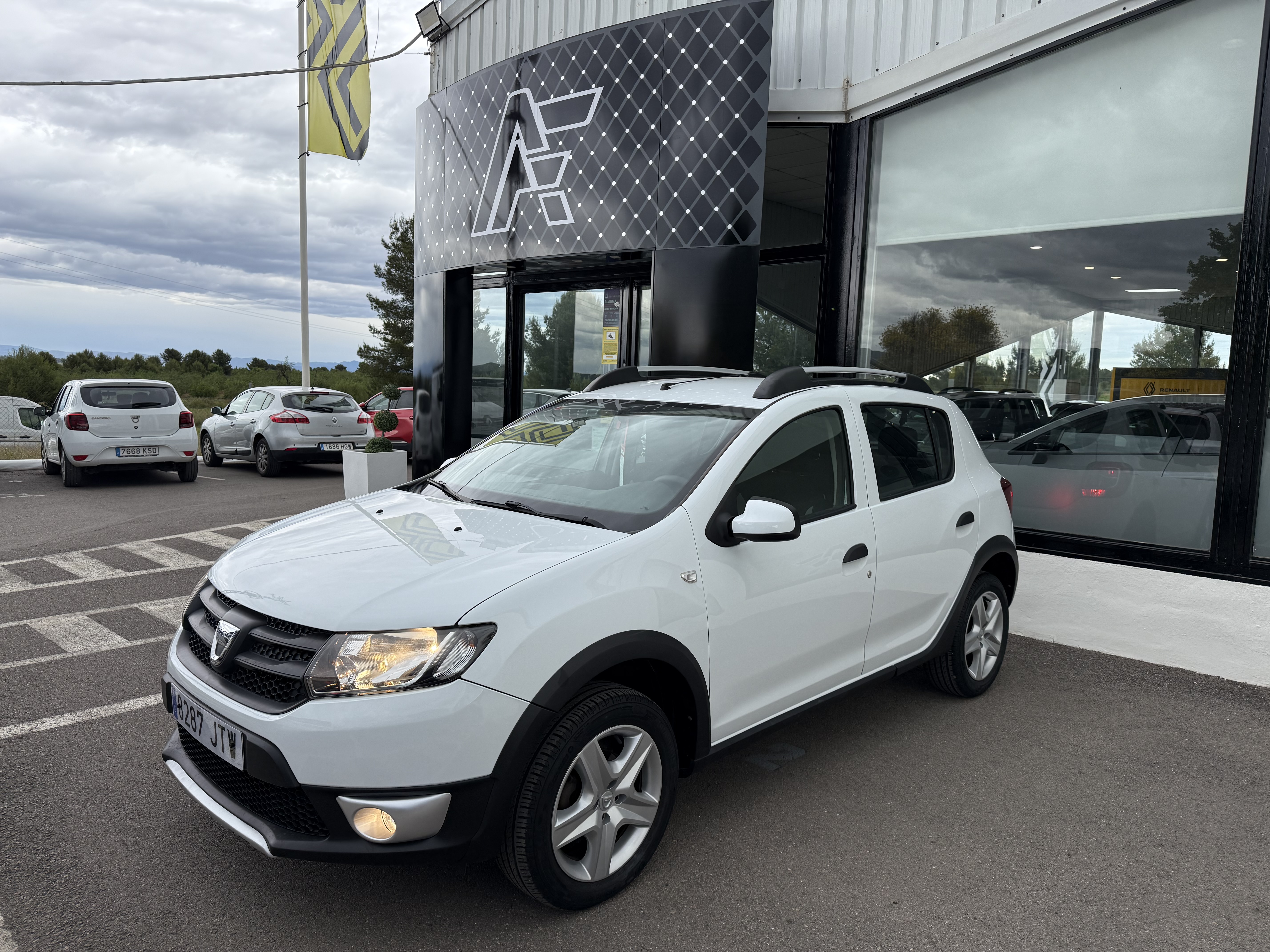 Dacia Sandero Stepway TCE 90cv GASOLINA miniatura 4