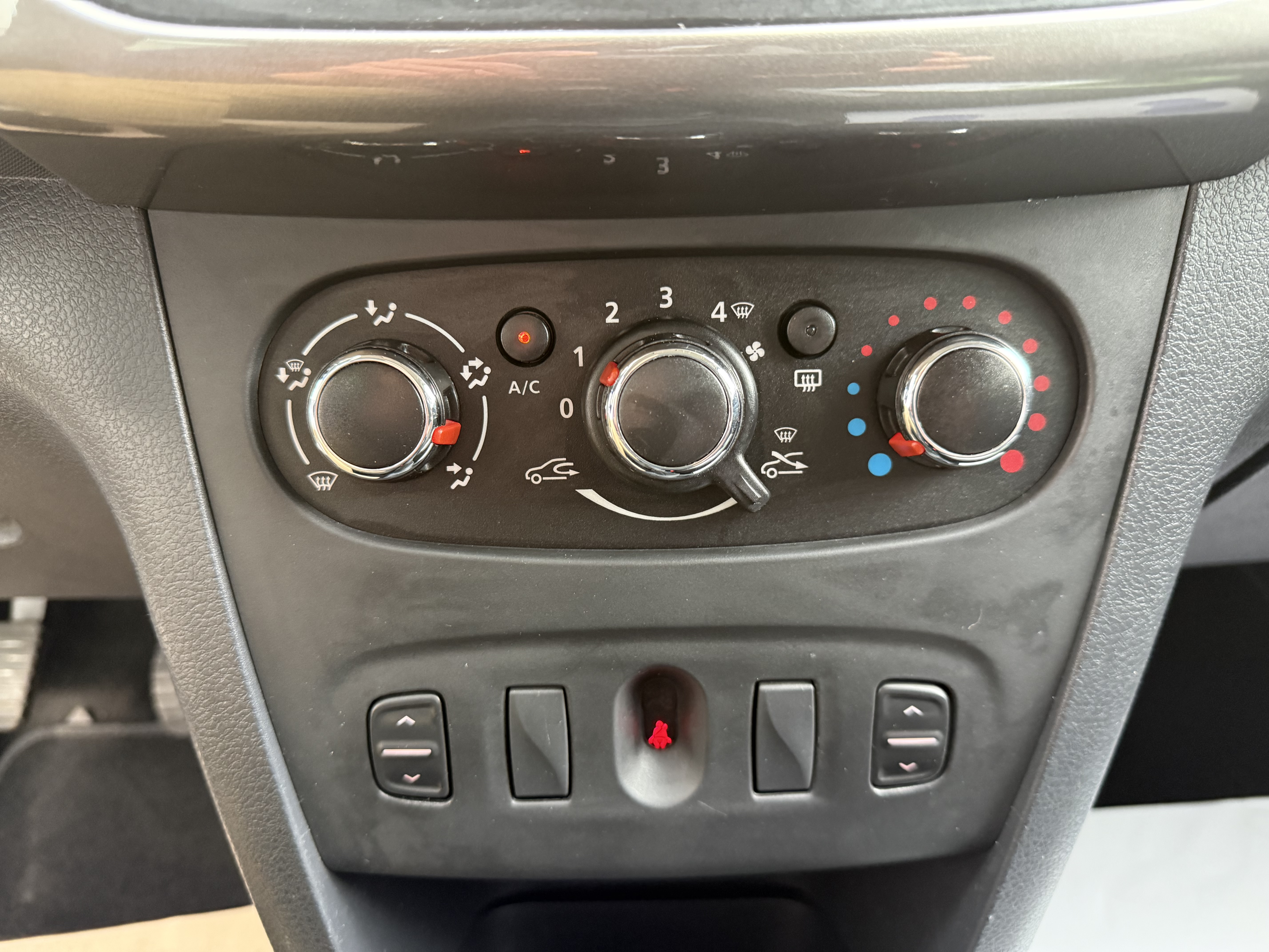 Dacia Sandero Stepway TCE 90cv GASOLINA miniatura 18