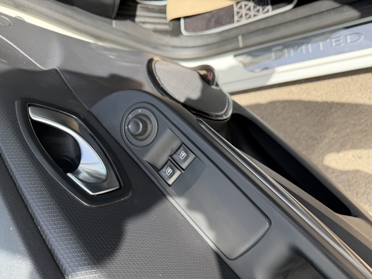 Renault Clio Limited Energy TCe - 90 cv-GASOLINA foto 14