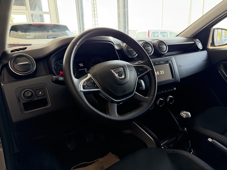 Dacia Duster Prestige TCE 4X2 GPF - 140 cv. GASOLINA foto 18