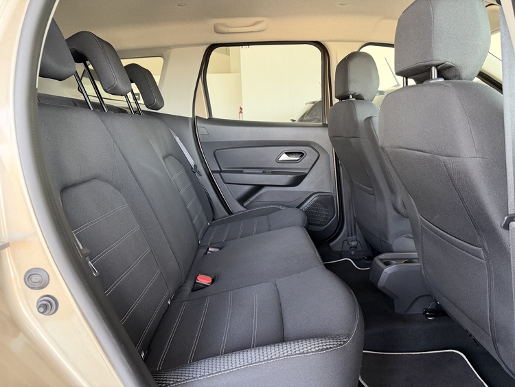 Dacia Duster Prestige TCE 4X2 GPF - 140 cv. GASOLINA foto 19