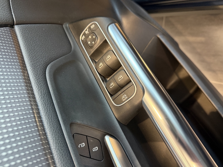 Mercedes Benz GLA 180 PROGRESIVE 136 cv. GASOLINA foto 15