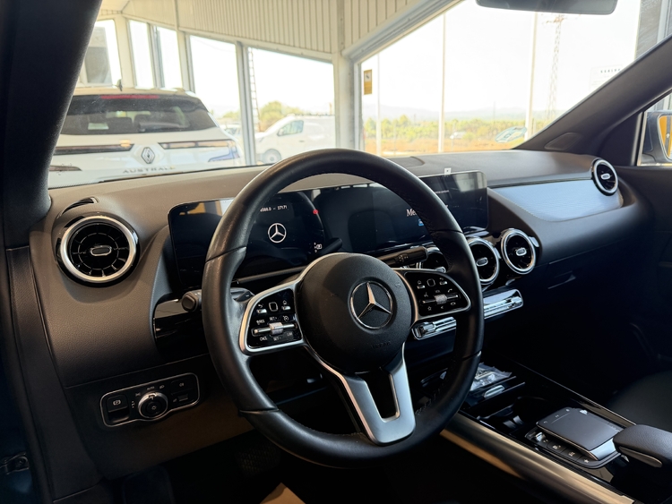 Mercedes Benz GLA 180 PROGRESIVE 136 cv. GASOLINA foto 17
