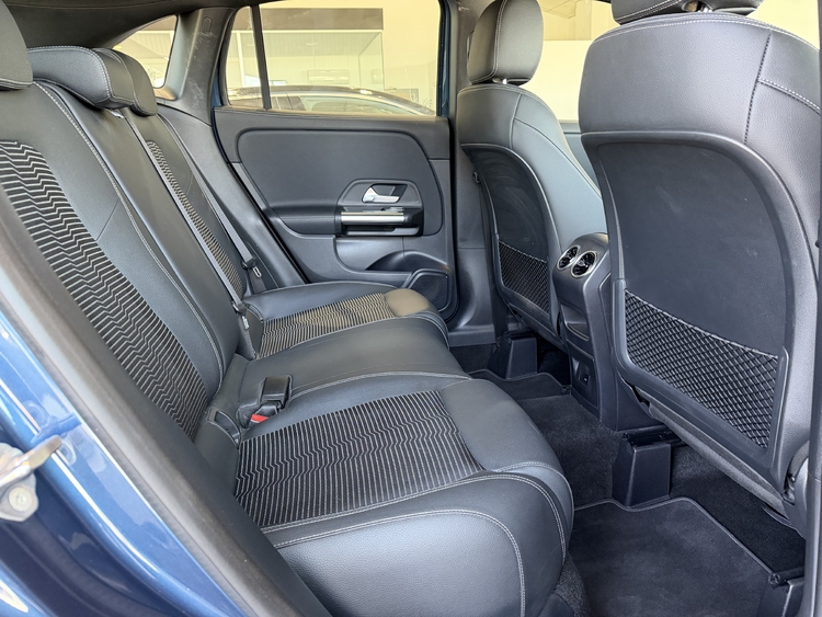 Mercedes Benz GLA 180 PROGRESIVE 136 cv. GASOLINA foto 18