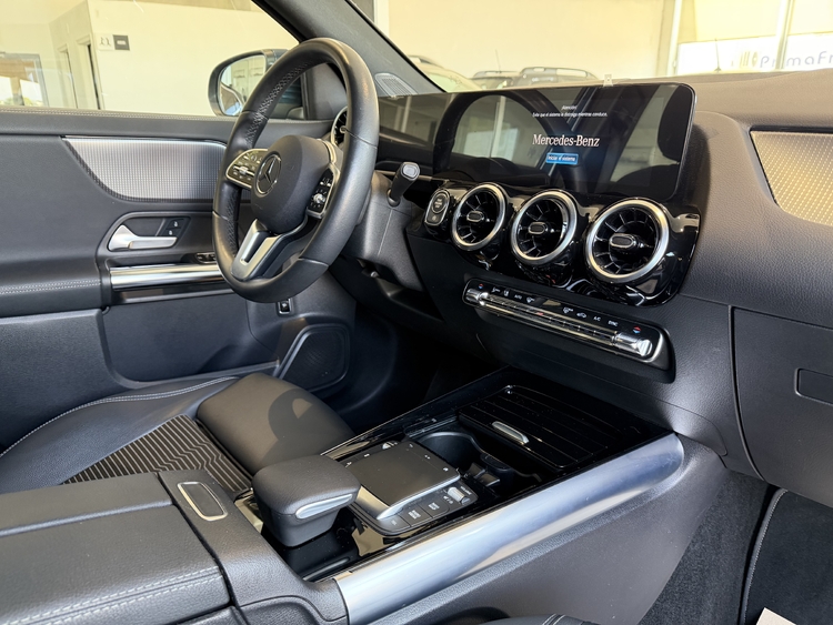 Mercedes Benz GLA 180 PROGRESIVE 136 cv. GASOLINA foto 21