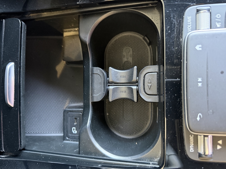 Mercedes Benz GLA 180 PROGRESIVE 136 cv. GASOLINA foto 37