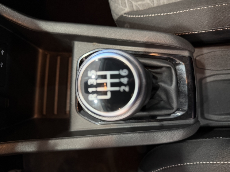 Renault Clio Serie limitada Limited TCe - 91cv. - foto 33