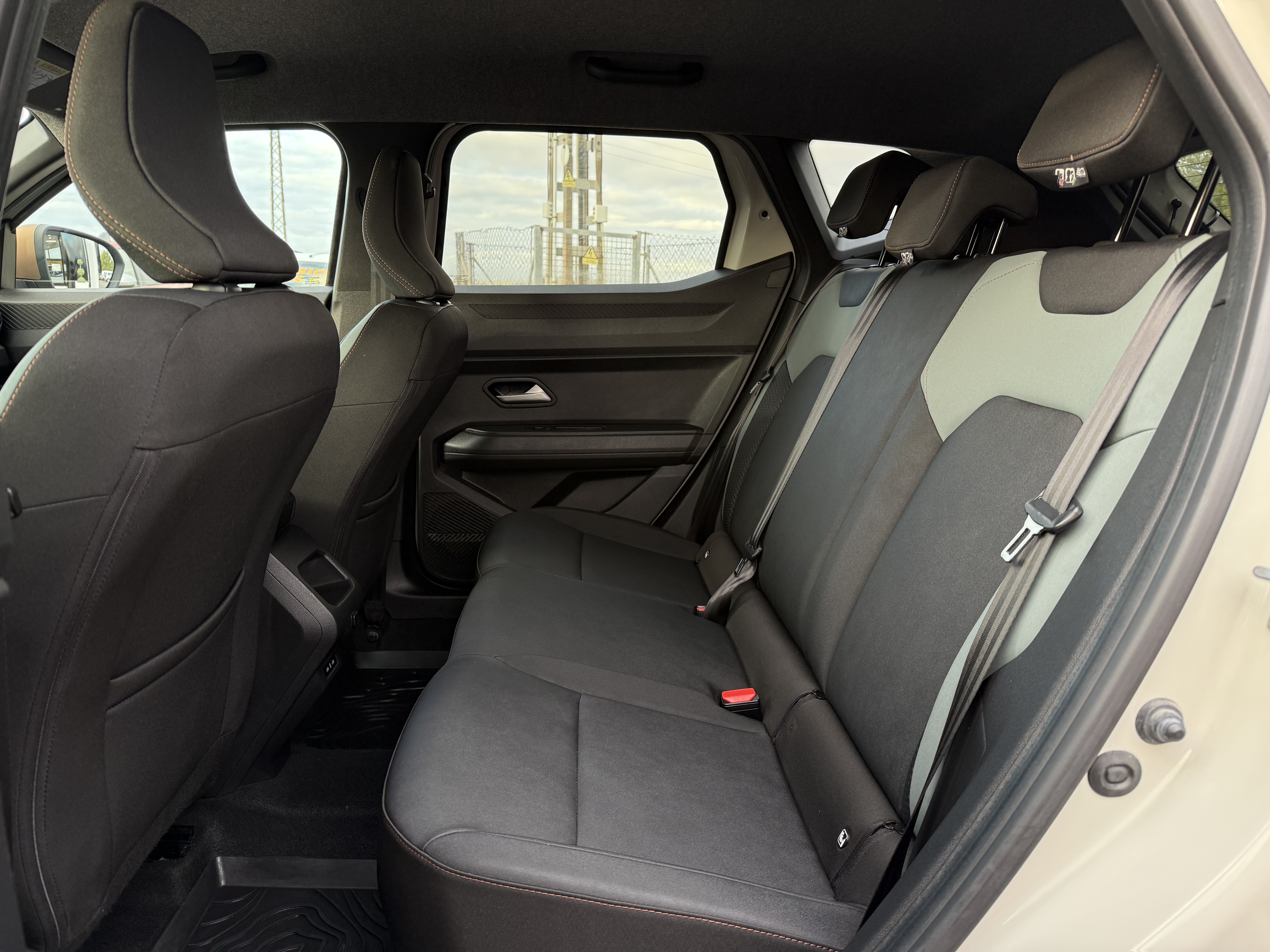 Dacia Duster Extreme TCE130 CV - 48v 4X2 foto 17