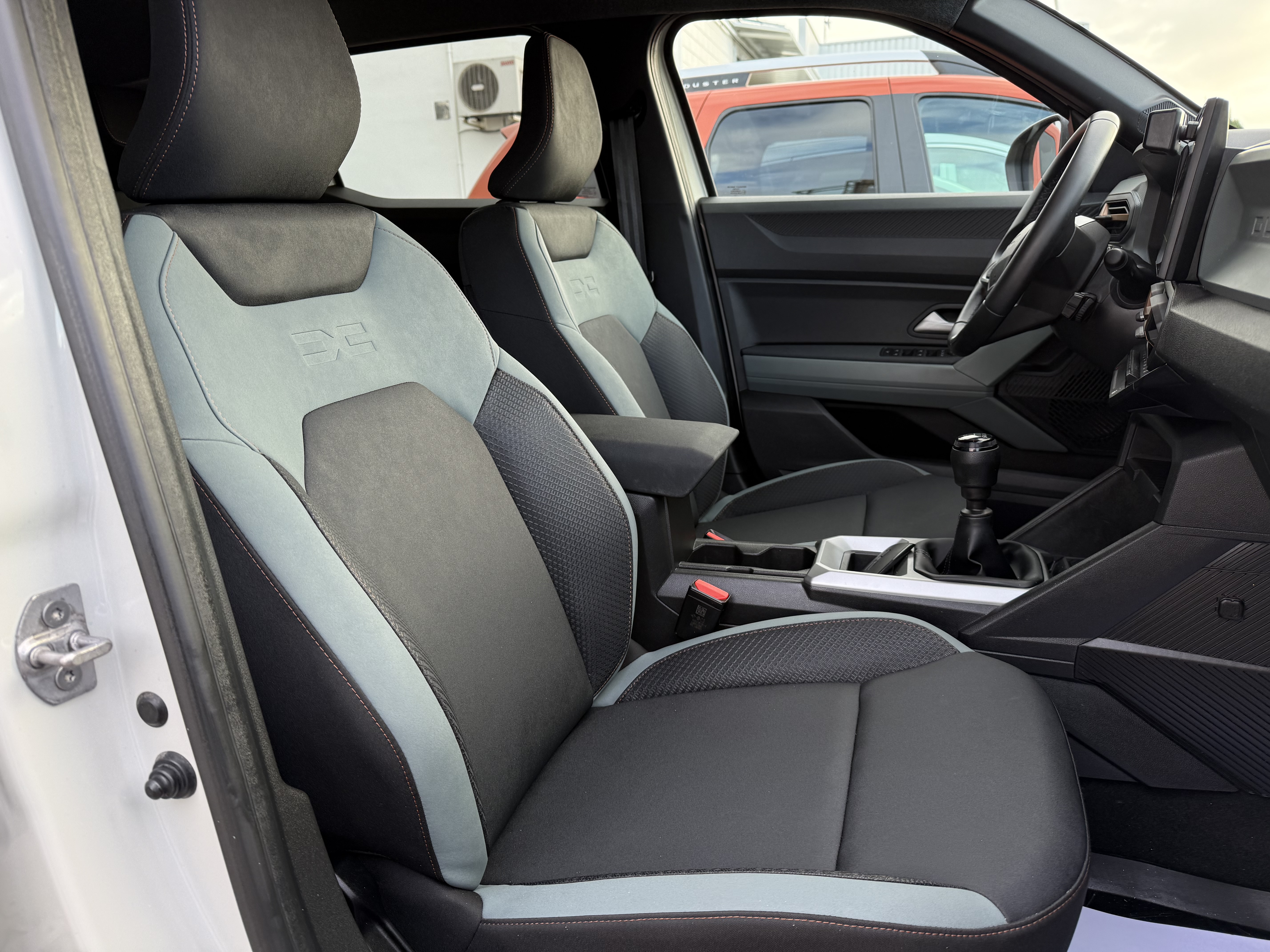 Dacia Duster Extreme TCE130 CV - 48v 4X2 foto 25