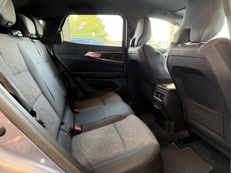 Renault Austral Techno ETech Full Hybrid 200cv. foto 11