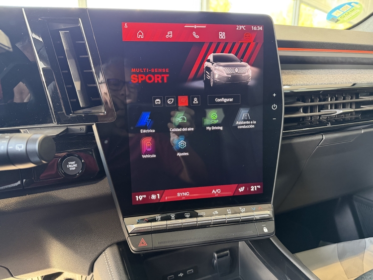 Renault Austral Techno ETech Full Hybrid 200cv. foto 40